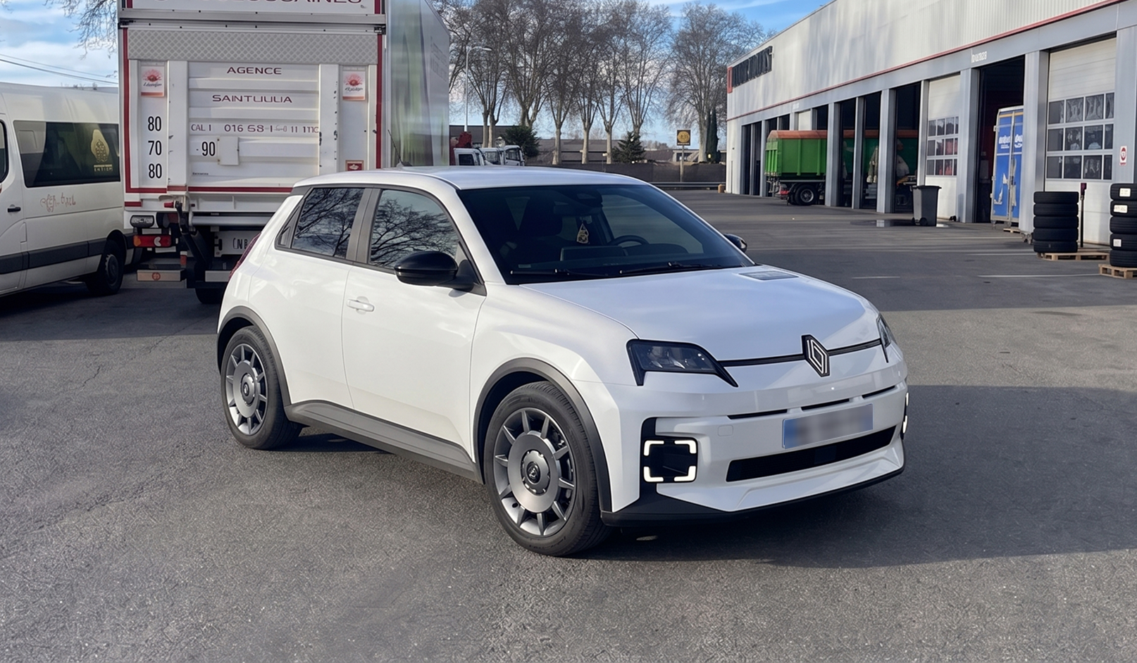 Renault R5 — avant